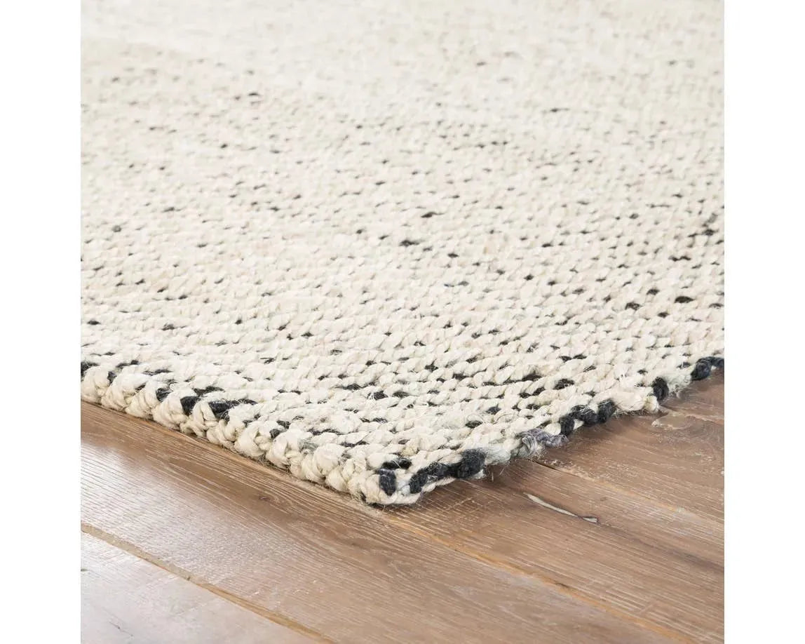 Naturals Tobago NAT26 Almand White / Black Rug