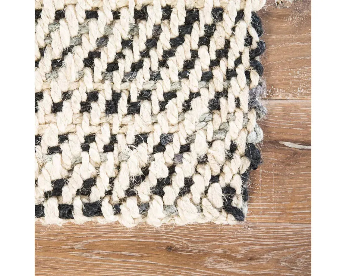 Naturals Tobago NAT26 Almand White / Black Rug
