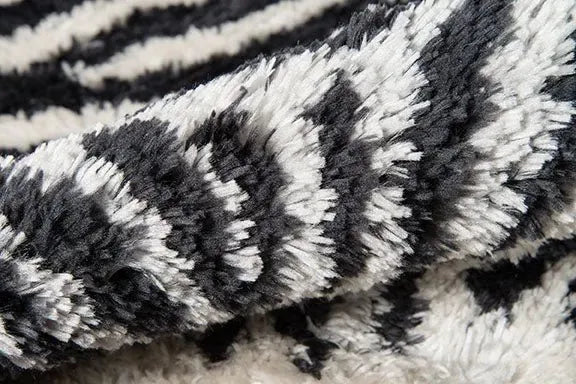 Novogratz Kalahari KAL 1 Black Rug