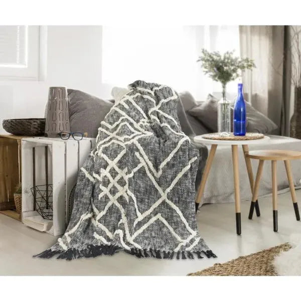 Overtufted Geometric Black and White LR80166 Throw Blanket