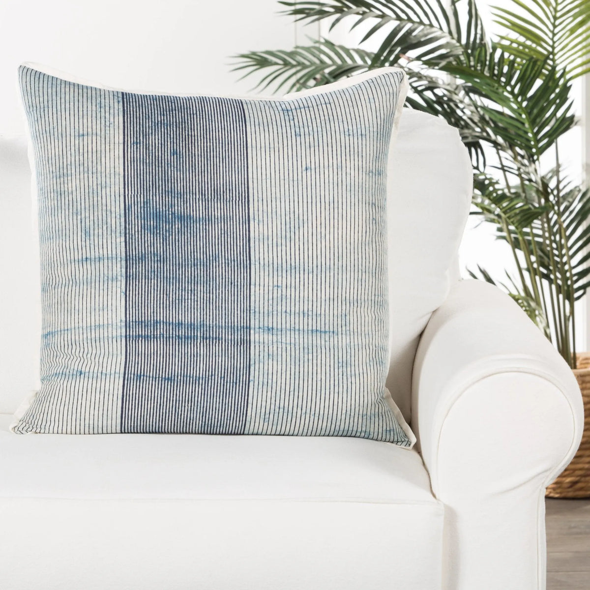 Revolve Rov03 Alicia Blue/White Pillow - Rug & Home