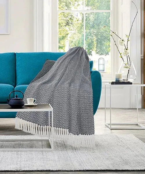 Rhombus 80180BUW Blue/White Throw Blanket