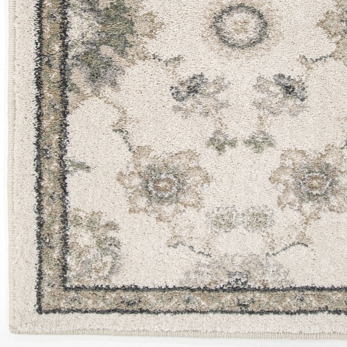 Riverstone 9013 Manor Sarouk Soft White Rug - Rug & Home