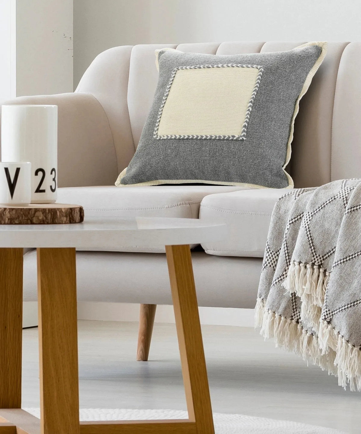 Riviera Lr07700 Gray/Cream Pillow