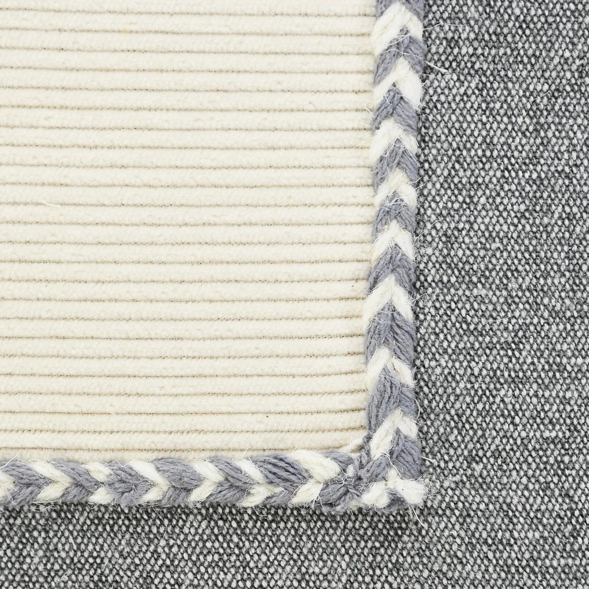 Riviera Lr07700 Gray/Cream Pillow