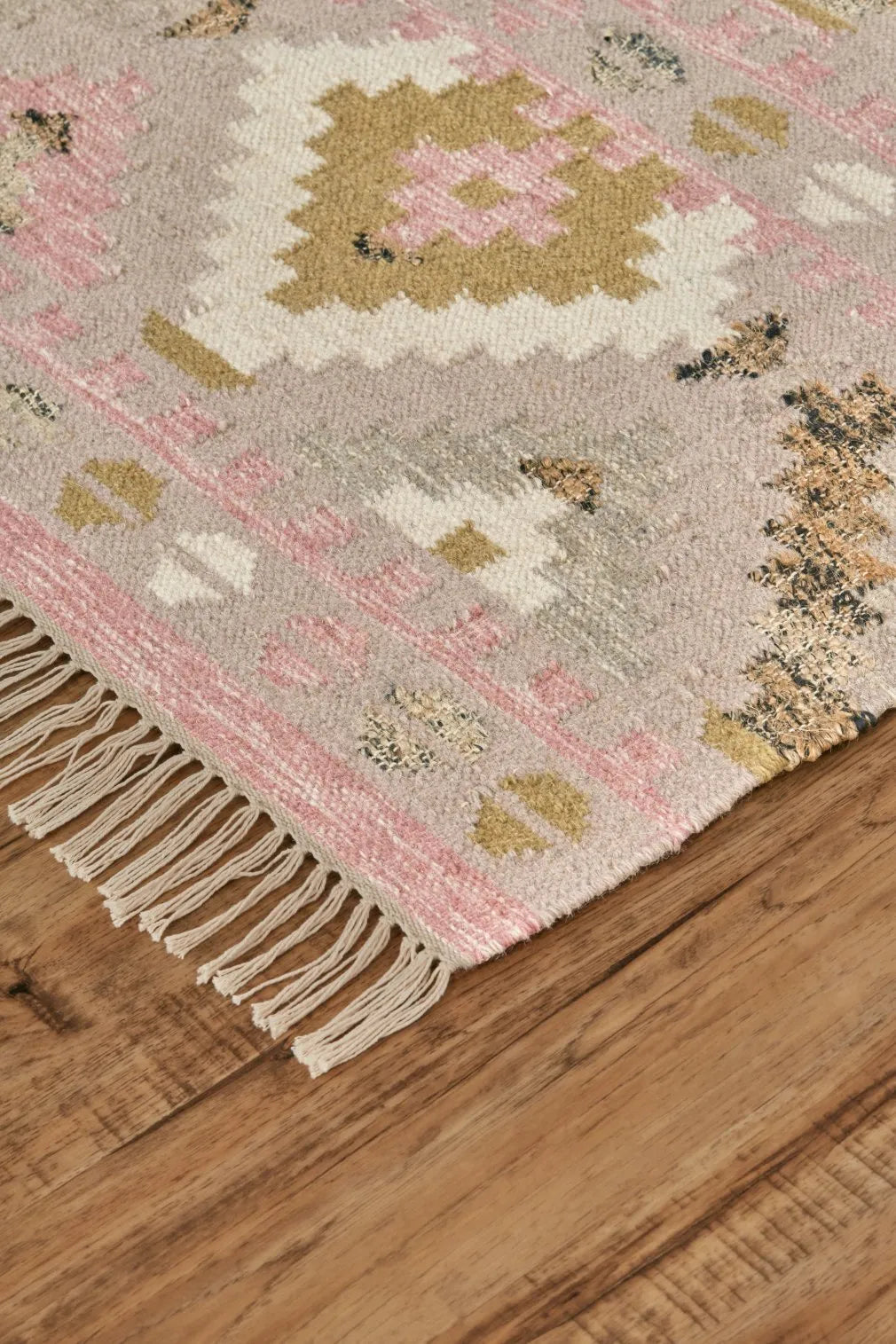 Savona Iii 0791F Ivory/Pink Rug - Rug & Home