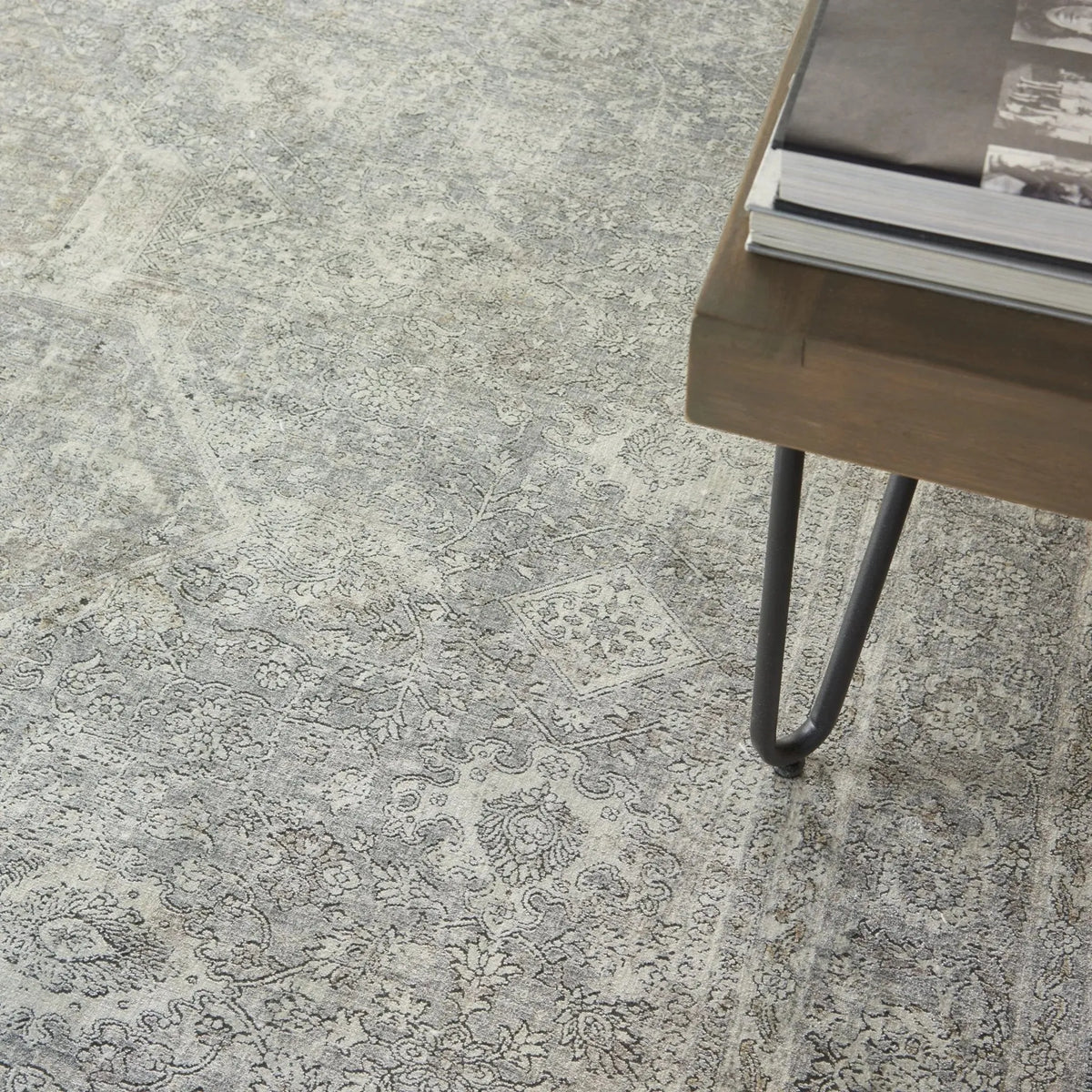 Starry Nights STN03 Silver/Cream Rug