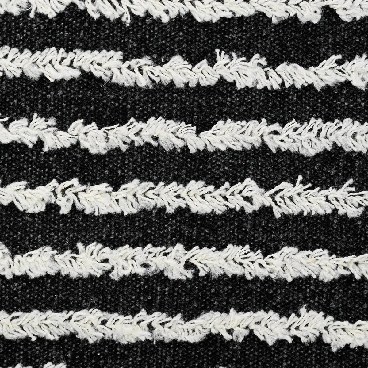 Wispy Ways Lr07713 Black/Cream Pillow