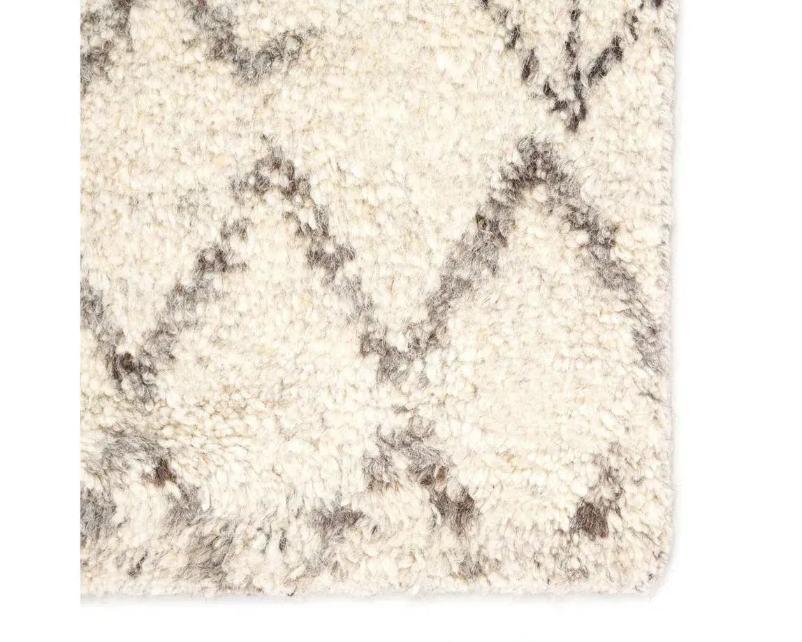 Zuri ZUI01 Zola Ivory / Brown Rug